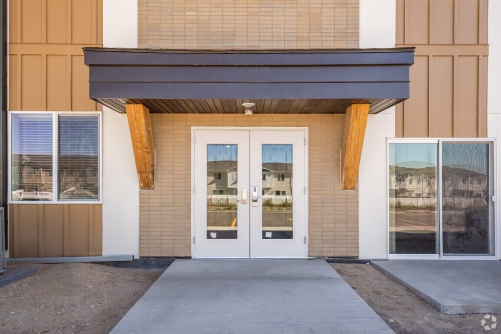 Saddle Ridge Apartments Crown Property Management